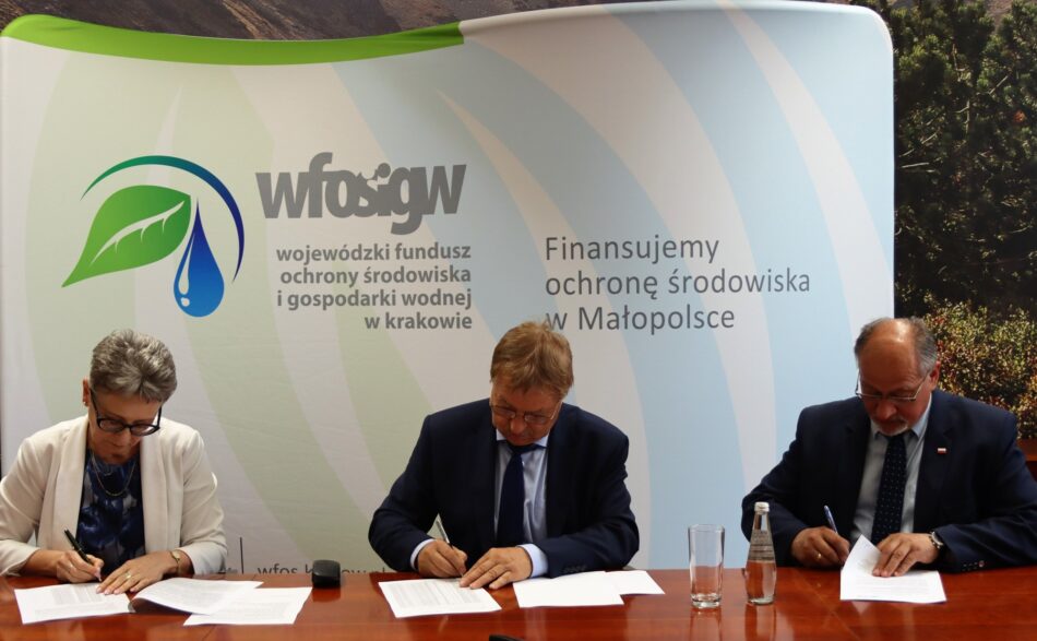 podpisanie umowy przez zarząd mpec i prezesa WFOSiGW